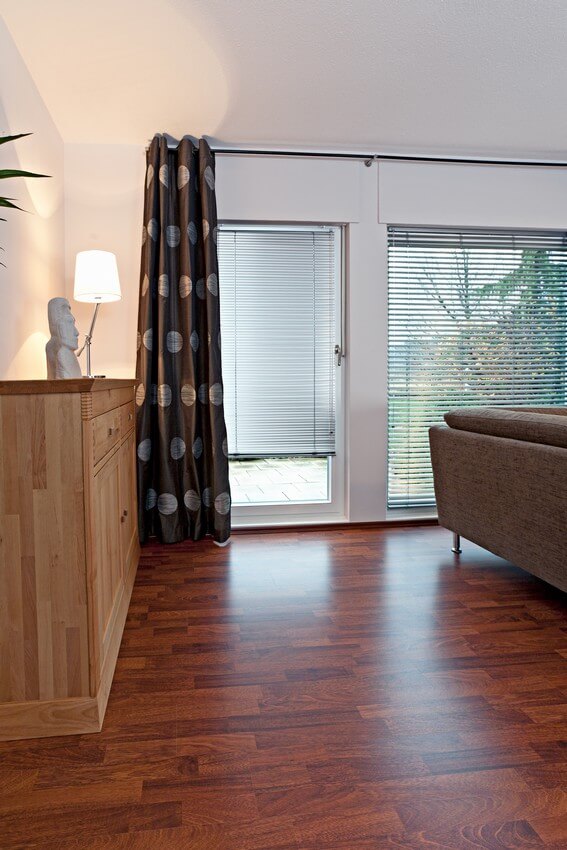 Fenster Jalousien innen montieren